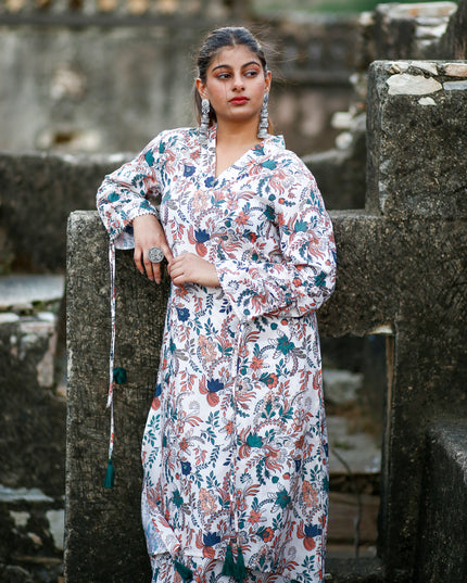 Modern kurta and slim-fit pant set for casual ethnic look"