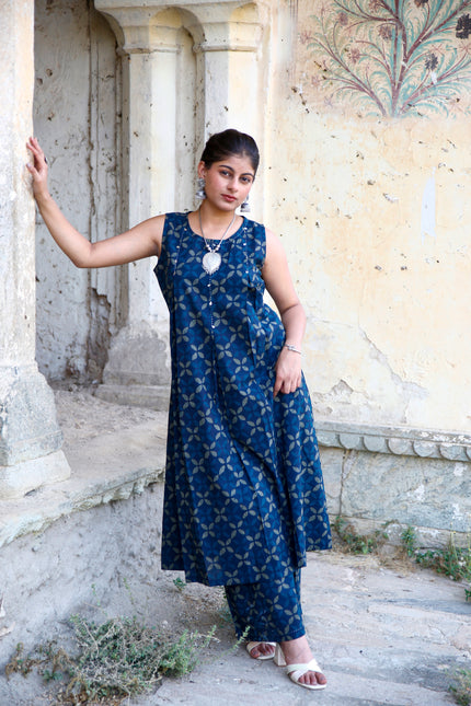 ladies kurta pant set