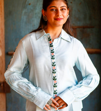 light blue shirt womens

