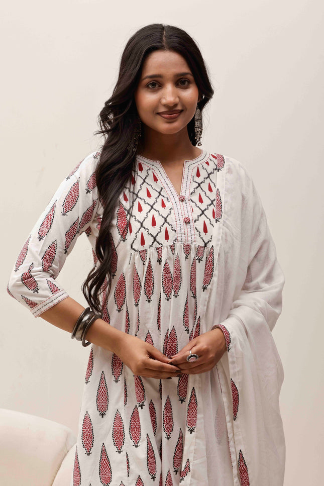 Off White Printed Kurta with Trousers With Dupatta