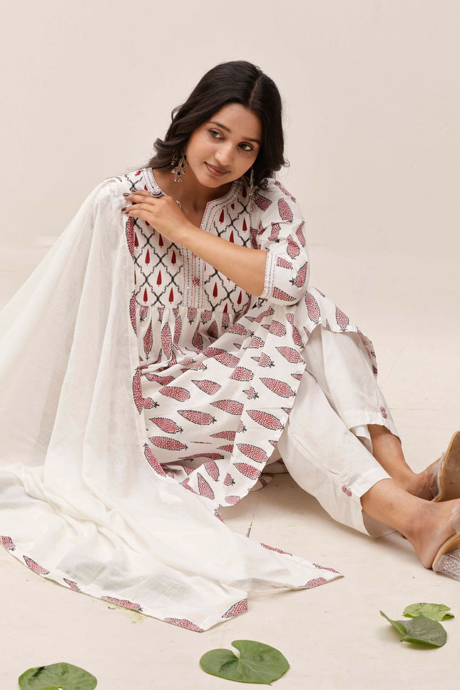 Off White Printed Kurta with Trousers With Dupatta